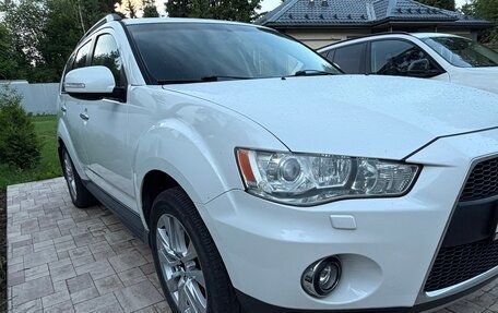 Mitsubishi Outlander III рестайлинг 3, 2011 год, 1 333 333 рублей, 2 фотография