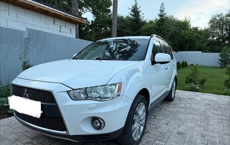 Mitsubishi Outlander III рестайлинг 3, 2011 год, 1 333 333 рублей, 3 фотография