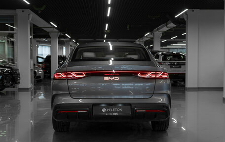 BYD Qin, 2024 год, 3 400 000 рублей, 6 фотография