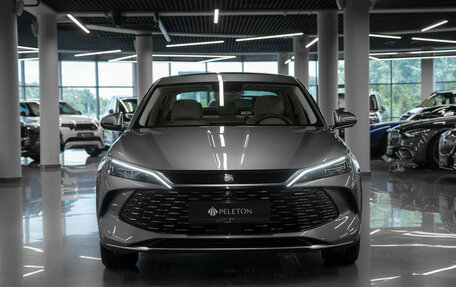 BYD Qin, 2024 год, 3 400 000 рублей, 3 фотография