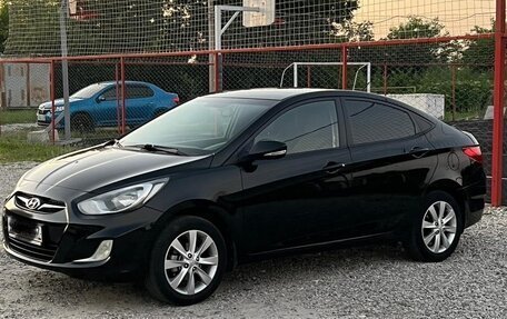 Hyundai Solaris II рестайлинг, 2012 год, 680 000 рублей, 3 фотография