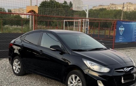 Hyundai Solaris II рестайлинг, 2012 год, 680 000 рублей, 4 фотография
