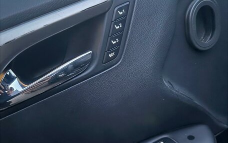 Lexus RX IV рестайлинг, 2017 год, 2 750 000 рублей, 12 фотография