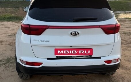 KIA Sportage IV рестайлинг, 2018 год, 2 550 000 рублей, 6 фотография