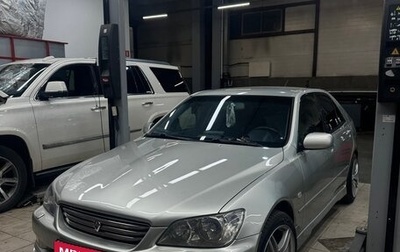 Lexus IS II рестайлинг 2, 2002 год, 900 000 рублей, 1 фотография