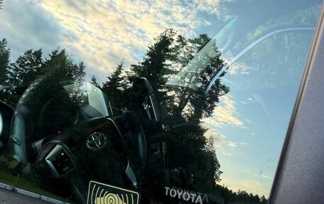 Toyota Land Cruiser Prado 150 рестайлинг 2, 2011 год, 2 500 000 рублей, 21 фотография