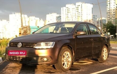 Volkswagen Jetta VI, 2014 год, 900 000 рублей, 2 фотография