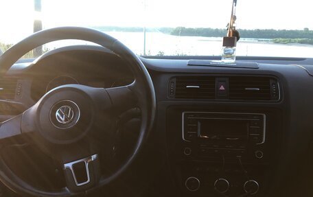Volkswagen Jetta VI, 2014 год, 900 000 рублей, 7 фотография
