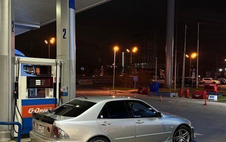 Lexus IS II рестайлинг 2, 2002 год, 900 000 рублей, 5 фотография