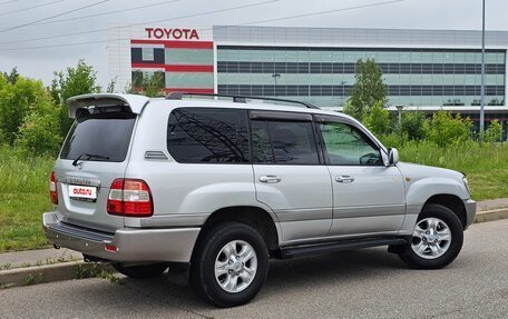 Toyota Land Cruiser 100 рестайлинг 2, 2006 год, 2 790 000 рублей, 3 фотография