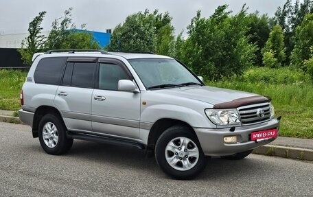 Toyota Land Cruiser 100 рестайлинг 2, 2006 год, 2 790 000 рублей, 2 фотография