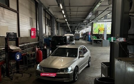 Lexus IS II рестайлинг 2, 2002 год, 900 000 рублей, 3 фотография