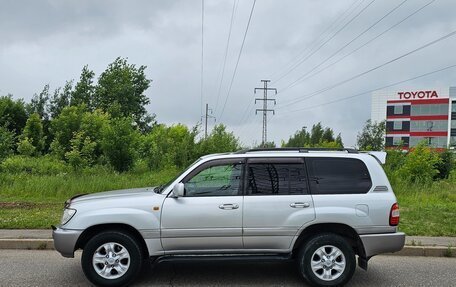 Toyota Land Cruiser 100 рестайлинг 2, 2006 год, 2 790 000 рублей, 5 фотография