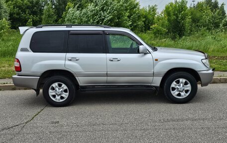 Toyota Land Cruiser 100 рестайлинг 2, 2006 год, 2 790 000 рублей, 6 фотография
