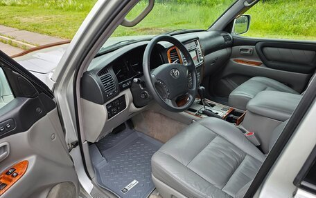 Toyota Land Cruiser 100 рестайлинг 2, 2006 год, 2 790 000 рублей, 9 фотография