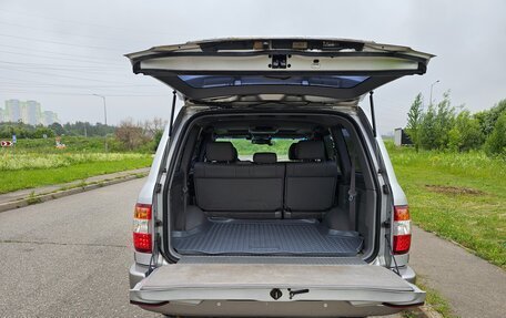 Toyota Land Cruiser 100 рестайлинг 2, 2006 год, 2 790 000 рублей, 18 фотография