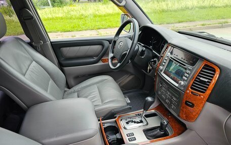 Toyota Land Cruiser 100 рестайлинг 2, 2006 год, 2 790 000 рублей, 13 фотография
