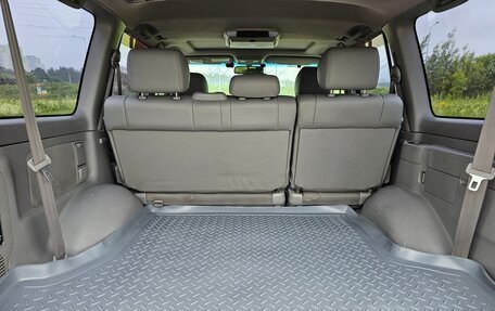 Toyota Land Cruiser 100 рестайлинг 2, 2006 год, 2 790 000 рублей, 19 фотография
