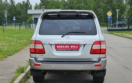 Toyota Land Cruiser 100 рестайлинг 2, 2006 год, 2 790 000 рублей, 8 фотография