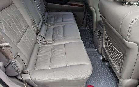 Toyota Land Cruiser 100 рестайлинг 2, 2006 год, 2 790 000 рублей, 17 фотография