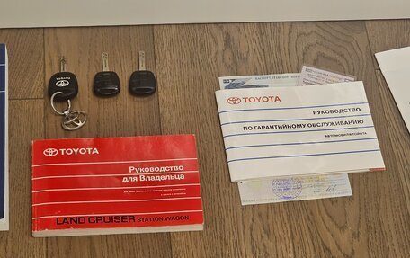 Toyota Land Cruiser 100 рестайлинг 2, 2006 год, 2 790 000 рублей, 23 фотография