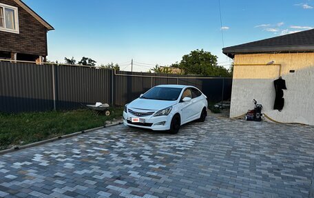 Hyundai Solaris II рестайлинг, 2014 год, 325 000 рублей, 2 фотография