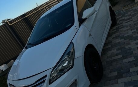 Hyundai Solaris II рестайлинг, 2014 год, 325 000 рублей, 3 фотография