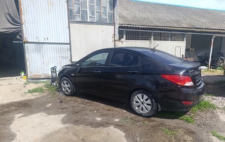Hyundai Solaris II рестайлинг, 2011 год, 150 000 рублей, 1 фотография