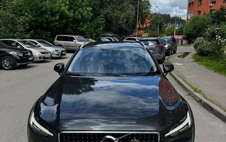 Volvo V60 Cross Country II, 2020 год, 4 920 000 рублей, 1 фотография