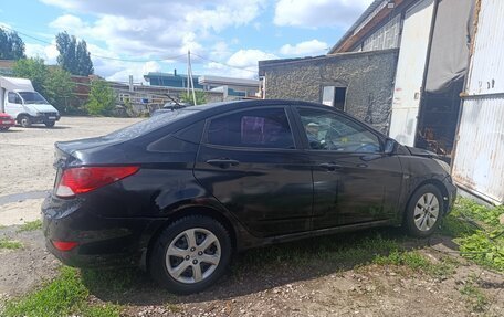 Hyundai Solaris II рестайлинг, 2011 год, 150 000 рублей, 2 фотография