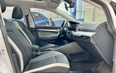Volkswagen Golf VIII, 2023 год, 1 670 000 рублей, 13 фотография