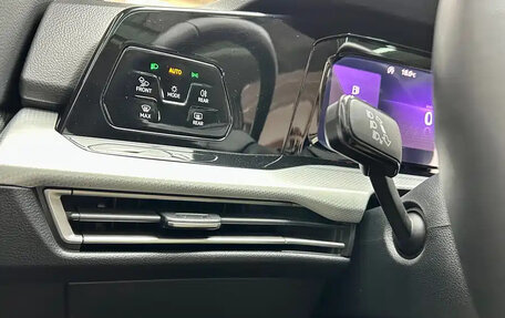 Volkswagen Golf VIII, 2023 год, 1 670 000 рублей, 18 фотография