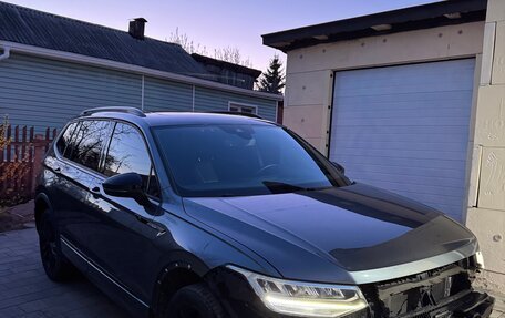 Volkswagen Tiguan II, 2022 год, 900 000 рублей, 2 фотография
