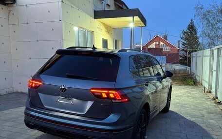 Volkswagen Tiguan II, 2022 год, 900 000 рублей, 4 фотография