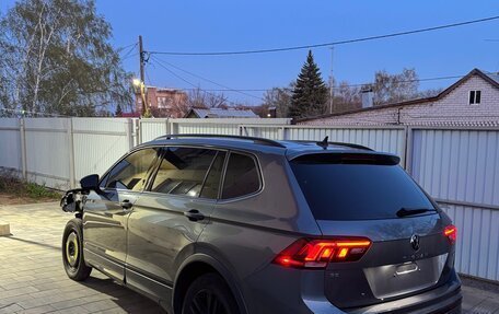 Volkswagen Tiguan II, 2022 год, 900 000 рублей, 6 фотография