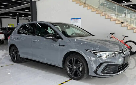 Volkswagen Golf VIII, 2023 год, 1 650 000 рублей, 2 фотография
