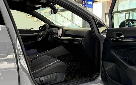 Volkswagen Golf VIII, 2023 год, 1 650 000 рублей, 9 фотография