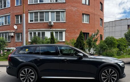 Volvo V60 Cross Country II, 2020 год, 4 920 000 рублей, 7 фотография