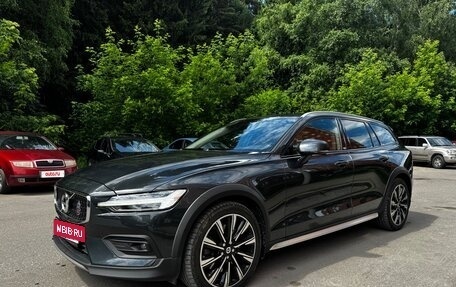 Volvo V60 Cross Country II, 2020 год, 4 920 000 рублей, 9 фотография