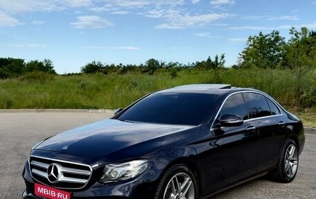 Mercedes-Benz E-Класс, 2019 год, 3 100 000 рублей, 1 фотография