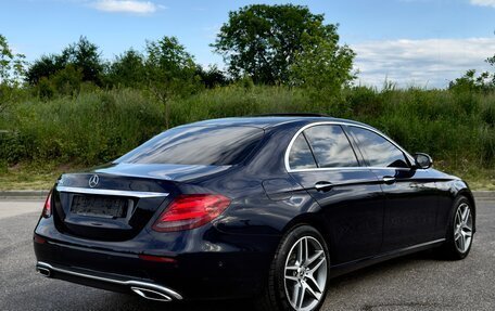Mercedes-Benz E-Класс, 2019 год, 3 100 000 рублей, 6 фотография
