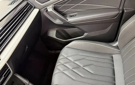 Volkswagen Tiguan II, 2023 год, 2 000 000 рублей, 13 фотография