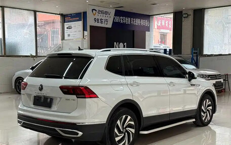 Volkswagen Tiguan II, 2023 год, 2 000 000 рублей, 4 фотография