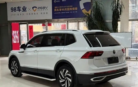Volkswagen Tiguan II, 2023 год, 2 000 000 рублей, 5 фотография