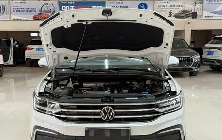 Volkswagen Tiguan II, 2023 год, 2 000 000 рублей, 22 фотография