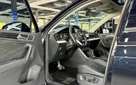 Volkswagen Tiguan II, 2023 год, 2 000 000 рублей, 8 фотография
