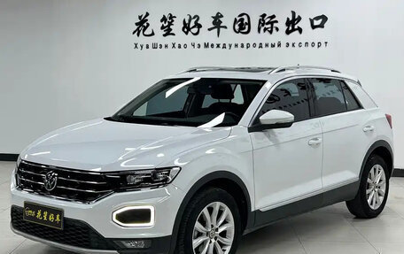 Volkswagen T-Roc I, 2023 год, 1 400 000 рублей, 2 фотография