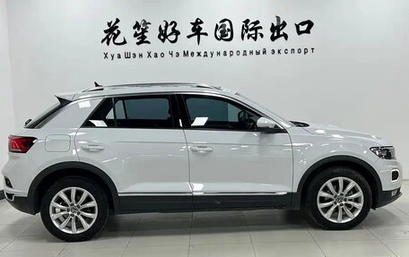 Volkswagen T-Roc I, 2023 год, 1 400 000 рублей, 3 фотография