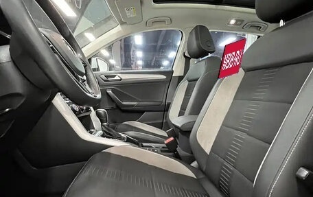 Volkswagen T-Roc I, 2023 год, 1 400 000 рублей, 9 фотография
