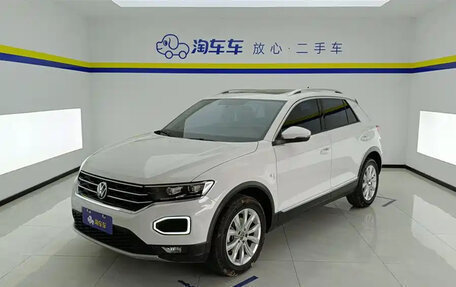 Volkswagen T-Roc I, 2023 год, 1 400 000 рублей, 2 фотография